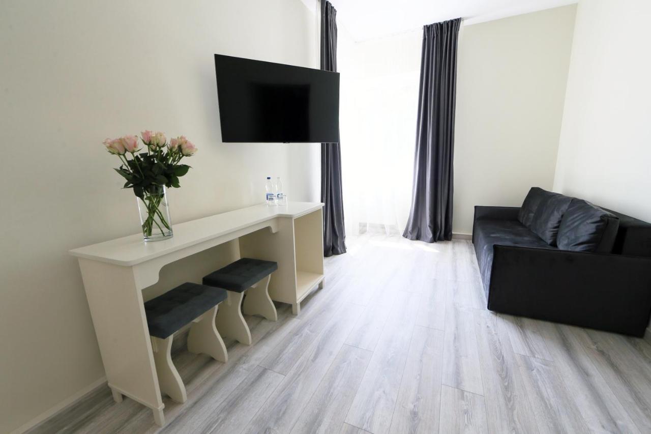 Hotel Golden Lemon Готель Золотий Лимон ลวีฟ ภายนอก รูปภาพ