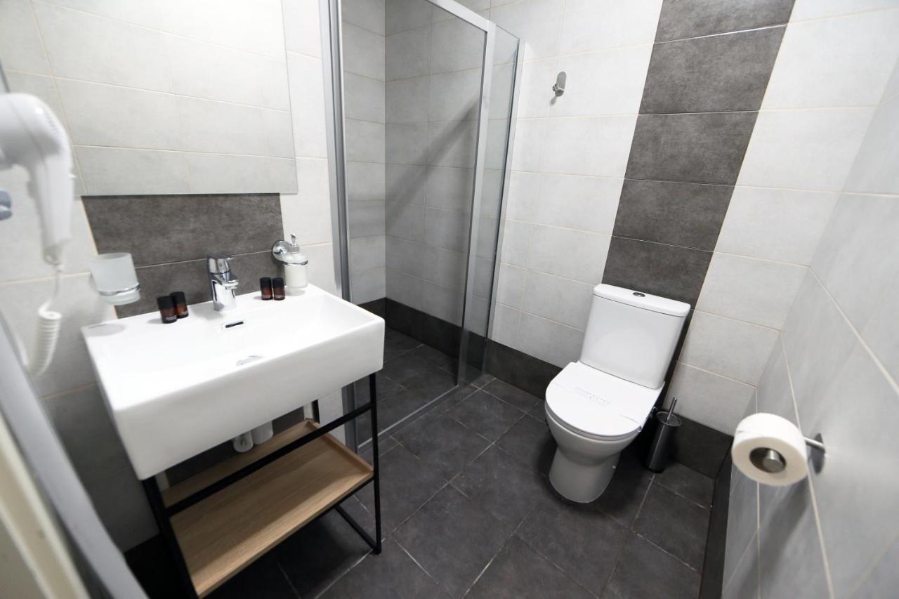 Hotel Golden Lemon Готель Золотий Лимон ลวีฟ ภายนอก รูปภาพ