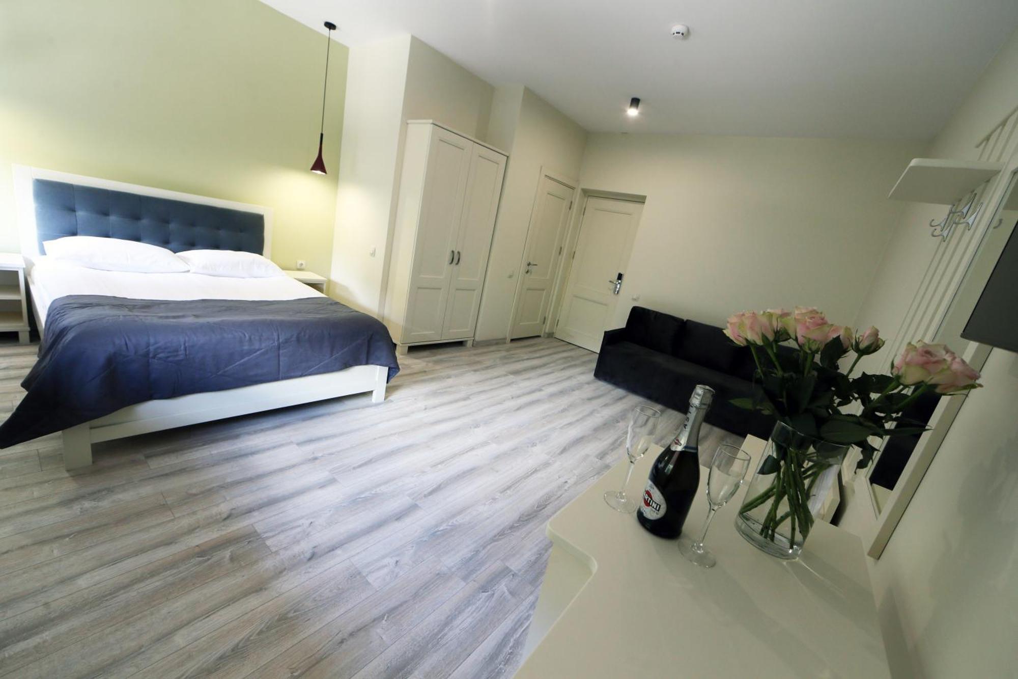 Hotel Golden Lemon Готель Золотий Лимон ลวีฟ ภายนอก รูปภาพ